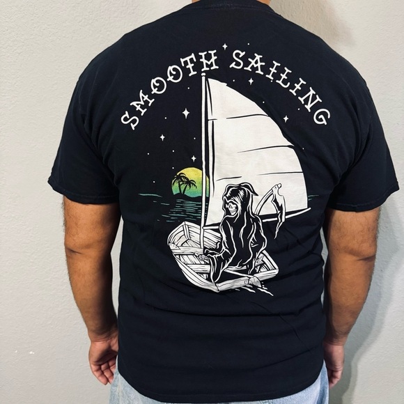 Retrofit Brand Mfg. Smooth Sailing Graphic Men Black Crew Neck T-Shirt Size M - Picture 1 of 11